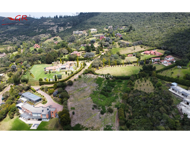 Lote en venta en Sindamanoy, Chía, 10586 m² · foto 3 de 24