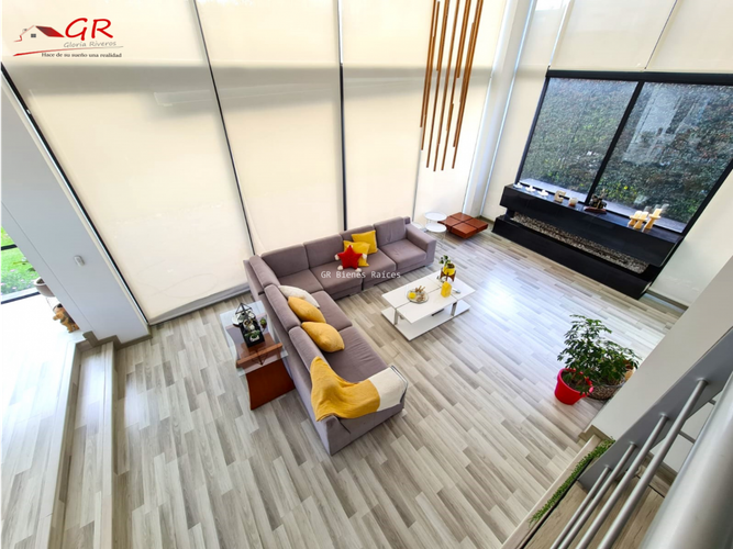 Casa de 4 alcobas en arriendo en Pueblo Viejo, Cota, 310 m² · foto 2 de 24