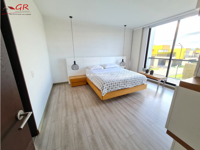 Casa de 4 alcobas en arriendo en Pueblo Viejo, Cota, 310 m² · foto 9 de 24