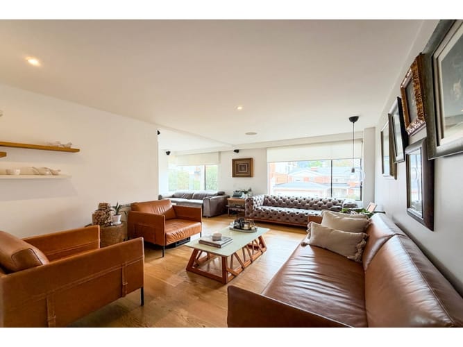 Apartamento de 3 alcobas en venta en Santa Bibiana, Bogotá, 131 m² · foto 3 de 24