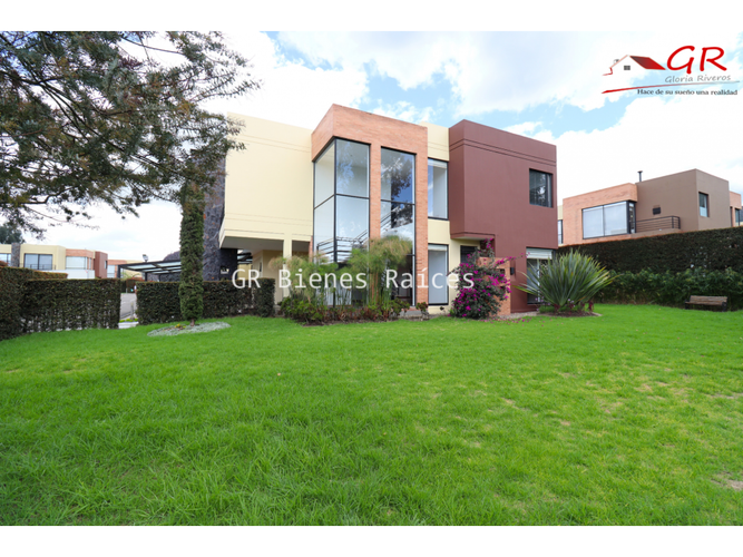 Casa de 4 alcobas en arriendo en Parcelas, Cota, 398 m² · foto 2 de 24
