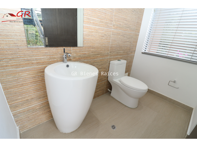 Casa de 4 alcobas en arriendo en Parcelas, Cota, 398 m² · foto 7 de 24