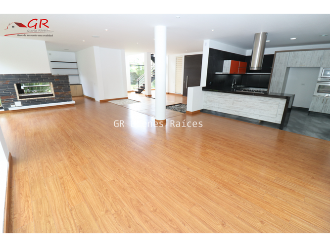 Casa de 4 alcobas en arriendo en Parcelas, Cota, 398 m² · foto 8 de 24