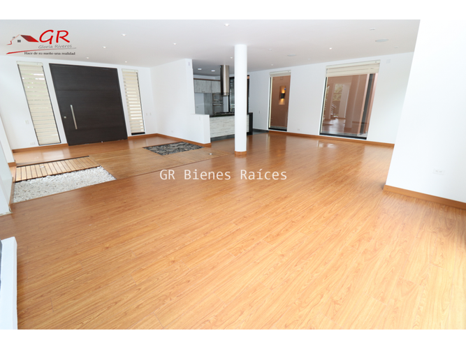 Casa de 4 alcobas en arriendo en Parcelas, Cota, 398 m² · foto 9 de 24