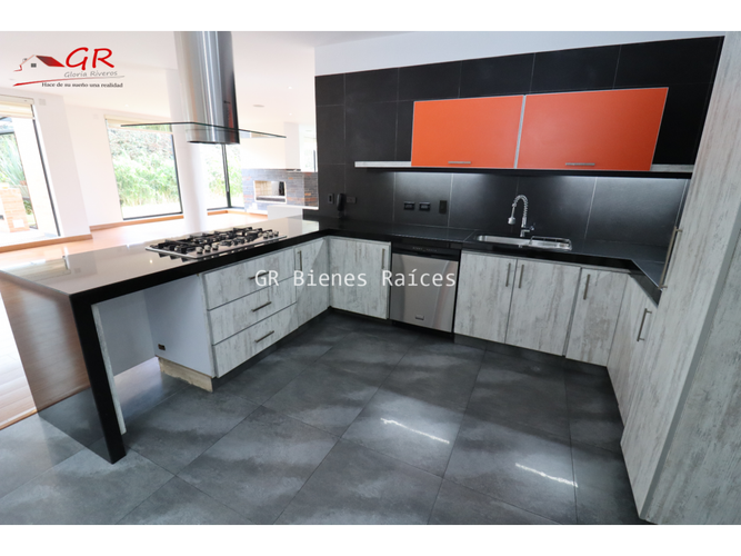 Casa de 4 alcobas en arriendo en Parcelas, Cota, 398 m² · foto 11 de 24
