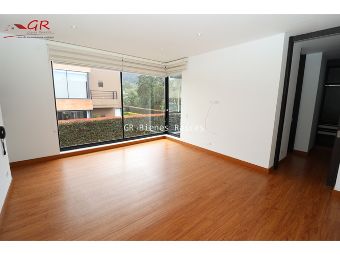 Casa de 4 alcobas en arriendo en Parcelas, Cota, 398 m² · foto 17 de 24
