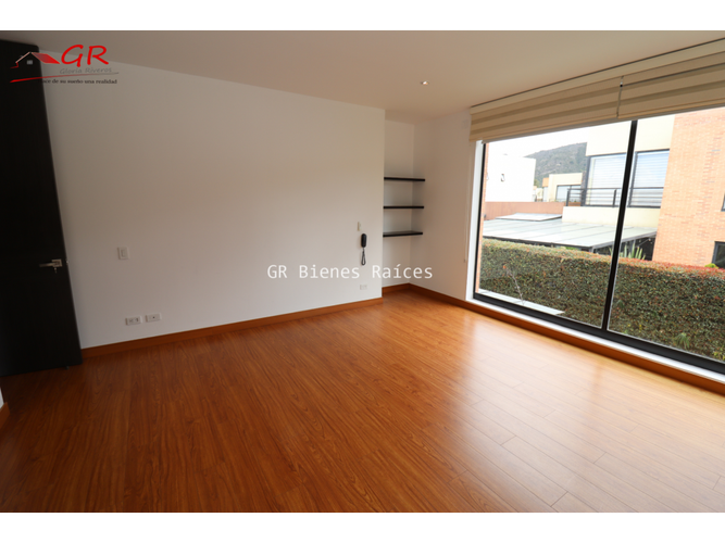 Casa de 4 alcobas en arriendo en Parcelas, Cota, 398 m² · foto 18 de 24