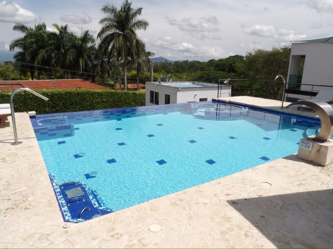 Finca en venta en Cerritos, Pereira, 2100 m² · foto 2 de 24