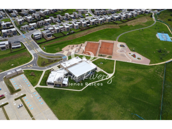 Casa de 3 alcobas en venta en Cota, 192 m² · foto 4 de 24