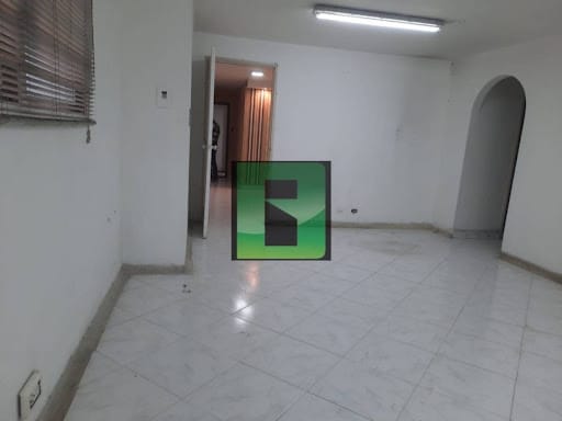 Oficina en arriendo en La Candelaria, Medellín, 57 m² · foto 3 de 13