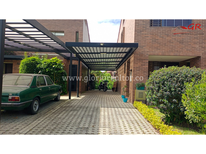 Casa de 3 alcobas en venta en Cota, 111 m² · foto 2 de 24