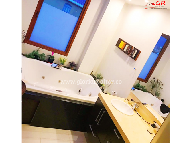 Casa de 5 alcobas en venta en Parcelas, Cota, 396 m² · foto 11 de 24