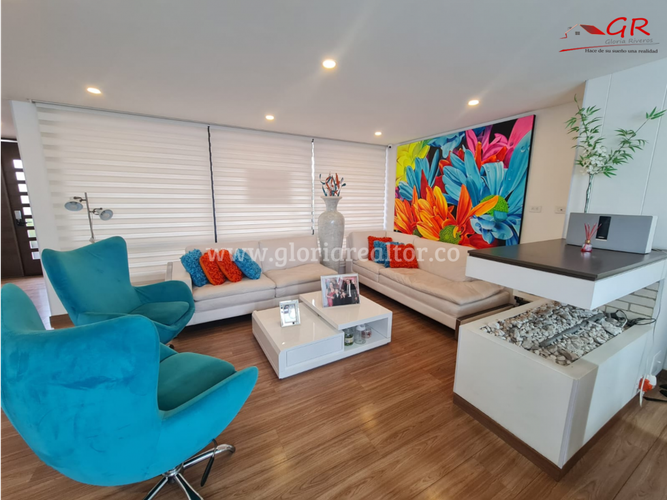 Casa de 3 alcobas en venta en Pueblo Viejo, Cota, 195 m² · foto 2 de 24