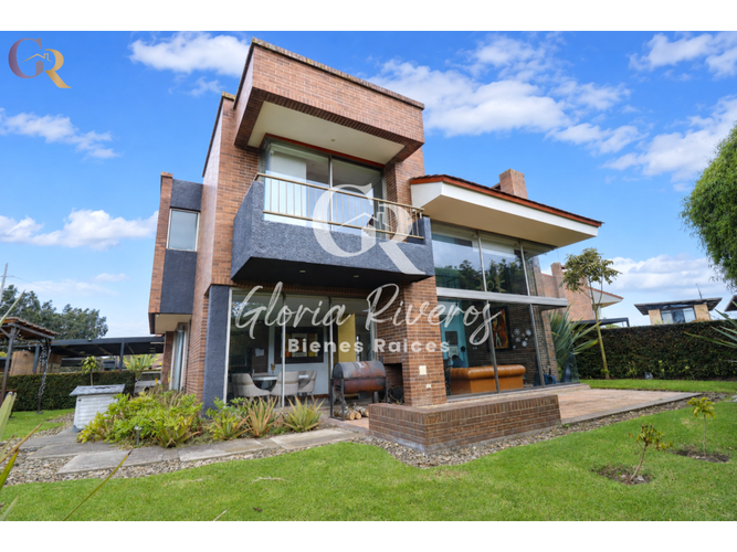 Casa de 4 alcobas en venta en Pueblo Viejo, Cota, 224 m² · foto 2 de 24
