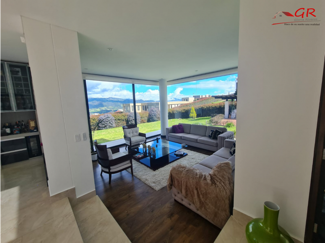 Casa de 4 alcobas en venta en Centro, Chía, 370 m² · foto 9 de 23