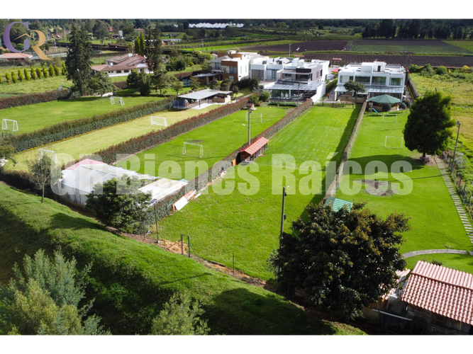Casa de 5 alcobas en venta en Pueblo Viejo, Cota, 600 m² · foto 3 de 24