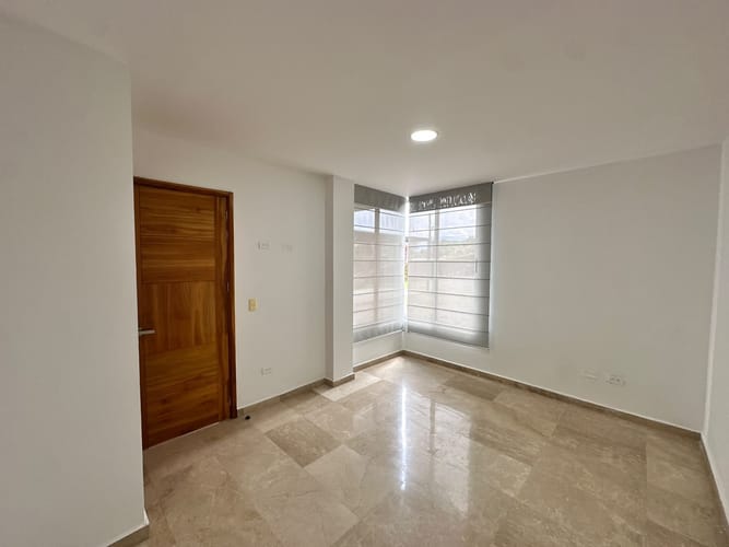 Casa de 5 alcobas en arriendo en El Jardin, Medellín · foto 4 de 24