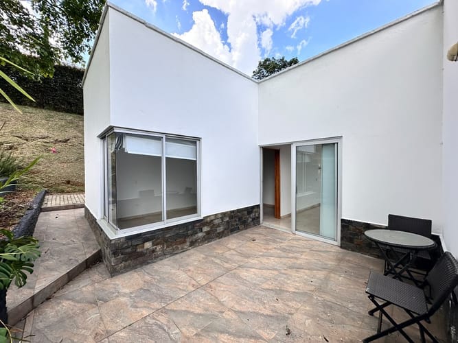 Casa de 5 alcobas en arriendo en El Jardin, Medellín · foto 21 de 24