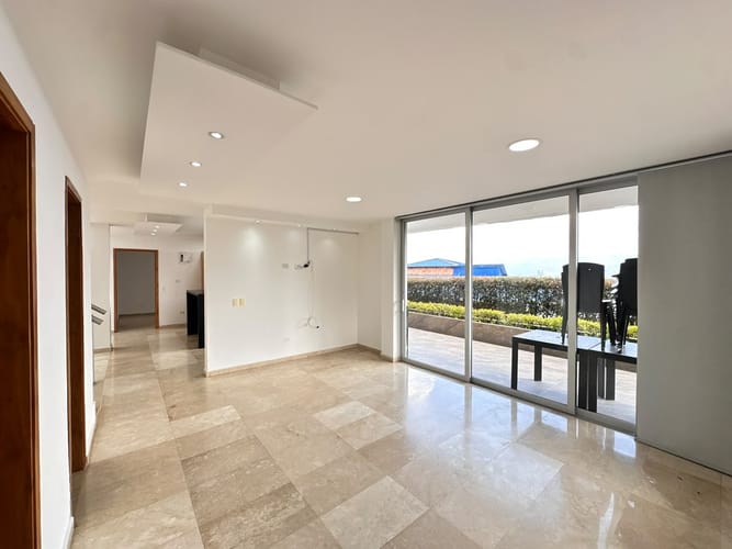 Casa de 5 alcobas en arriendo en El Jardin, Medellín · foto 9 de 24