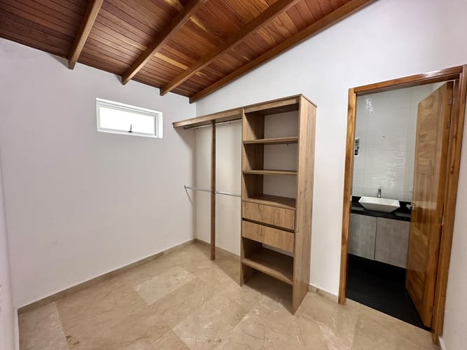 Casa de 5 alcobas en arriendo en El Jardin, Medellín · foto 24 de 24