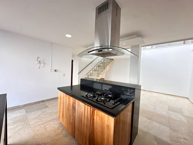 Casa de 5 alcobas en arriendo en El Jardin, Medellín · foto 7 de 24