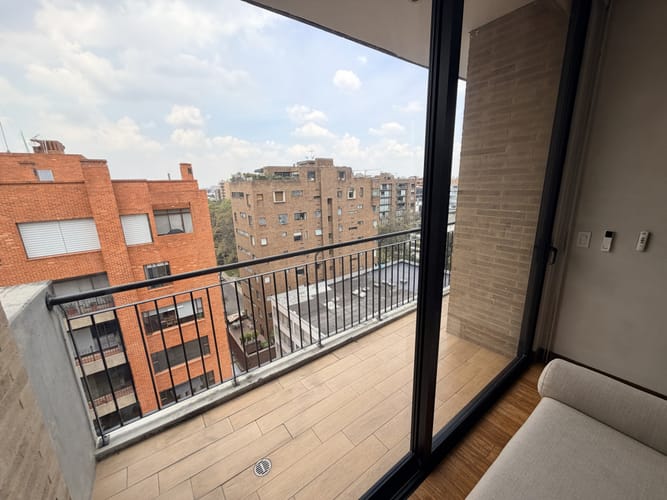 Apartamento de 2 alcobas en venta en El Virrey, Bogotá, 214 m² · foto 5 de 24