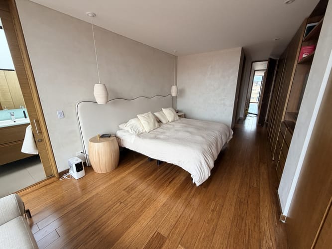 Apartamento de 2 alcobas en venta en El Virrey, Bogotá, 214 m² · foto 6 de 24
