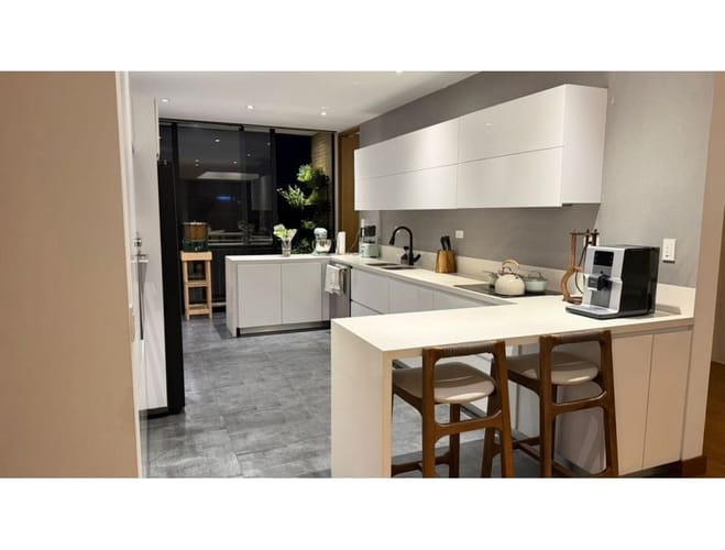 Apartamento de 2 alcobas en venta en El Virrey, Bogotá, 214 m² · foto 11 de 24