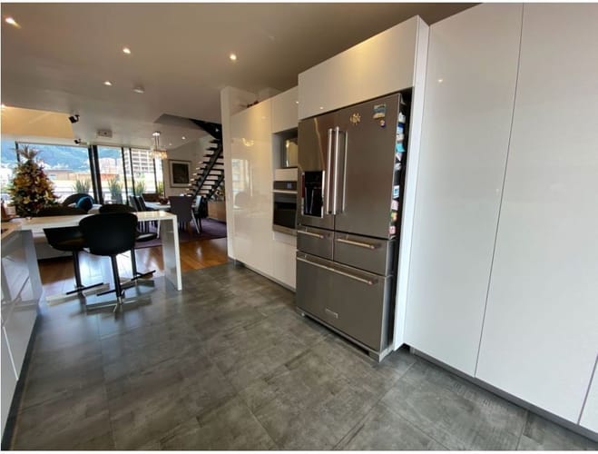 Apartamento de 2 alcobas en venta en El Virrey, Bogotá, 214 m² · foto 12 de 24