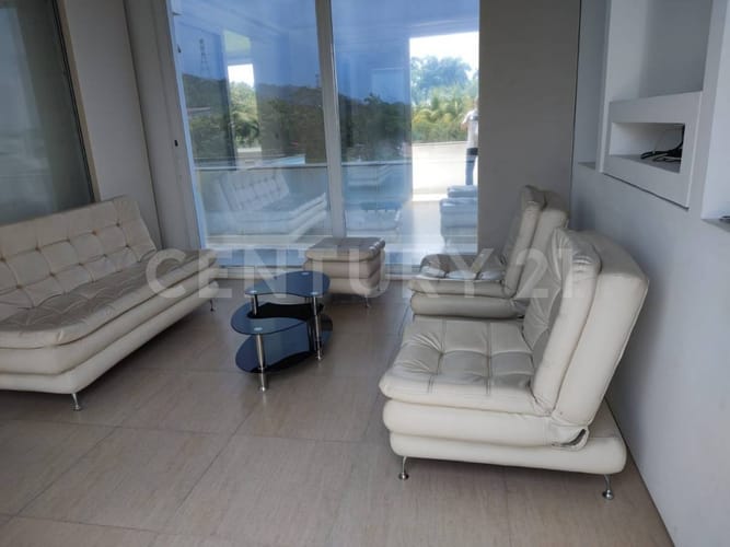 Casa de 8 alcobas en venta en Puente Amarillo, Villavicencio, 650 m² · foto 2 de 22