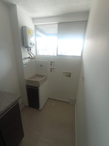 Apartamento de 3 alcobas en arriendo en Restrepo Naranjo, Sabaneta, 78 m² · foto 9 de 14