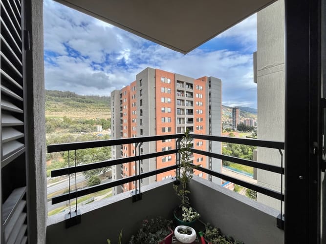 Apartamento de 3 alcobas en venta en El Redil, Bogotá, 78 m² · foto 2 de 24