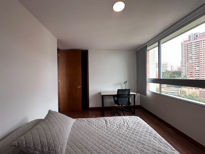 Apartamento de 3 alcobas en arriendo en El Poblado, Medellín, 220 m² · foto 15 de 19