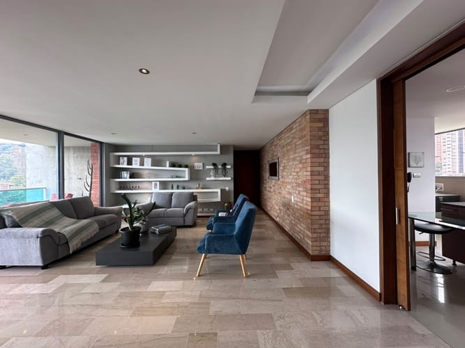 Apartamento de 3 alcobas en arriendo en El Poblado, Medellín, 220 m² · foto 5 de 19