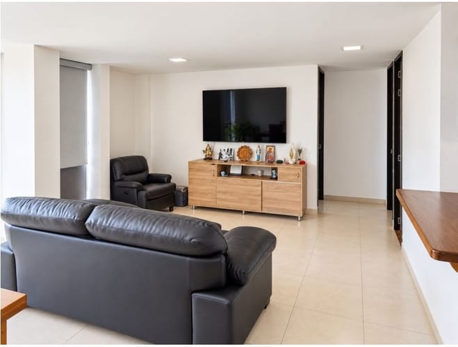 Apartamento de 2 alcobas en venta en Rionegro, 72 m² · foto 2 de 9