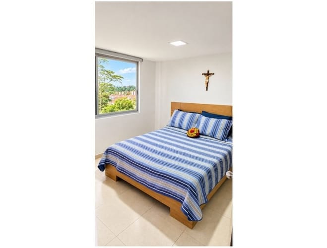 Apartamento de 2 alcobas en venta en Rionegro, 72 m² · foto 4 de 9
