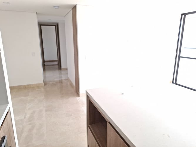 Apartamento de 3 alcobas en venta en Laureles, Medellín, 95 m² · foto 3 de 18