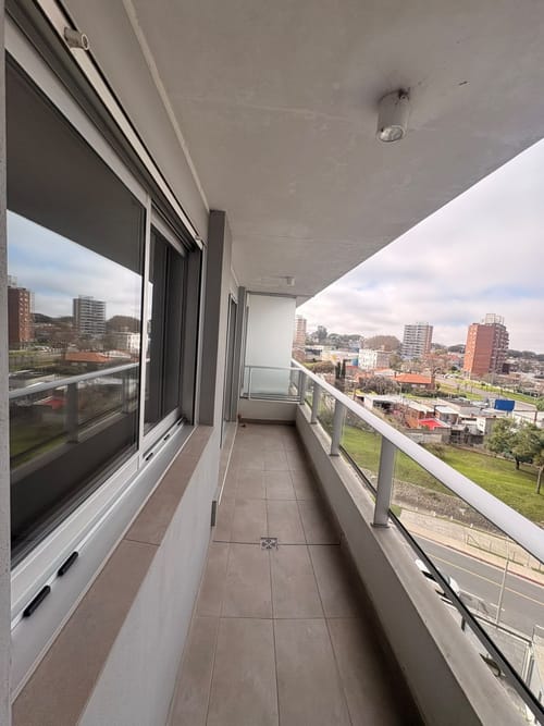 Apartamento en alquiler c/ cochera en Malvin · Foto 2