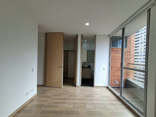 Apartamento en arriendo en Los Balsos, Medellín · foto 8 de 24