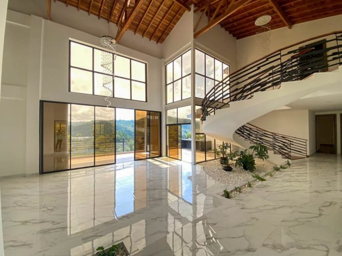 Casa de 5 alcobas en venta en Don Diego, El Retiro, 510 m² · foto 2 de 24