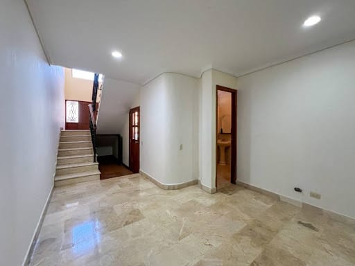 Casa en arriendo en El Poblado, Medellín · foto 5 de 24