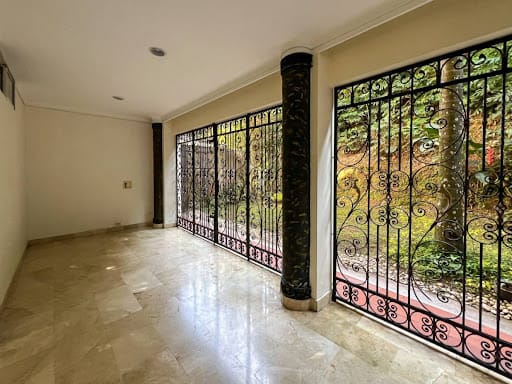 Casa en arriendo en El Poblado, Medellín · foto 8 de 24