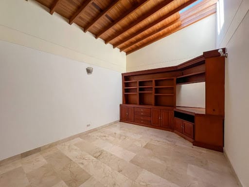 Casa en arriendo en El Poblado, Medellín · foto 10 de 24