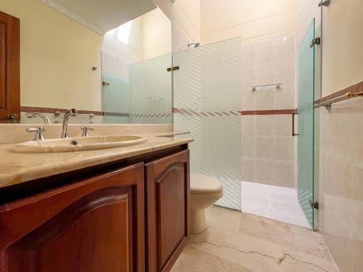 Casa en arriendo en El Poblado, Medellín · foto 13 de 24