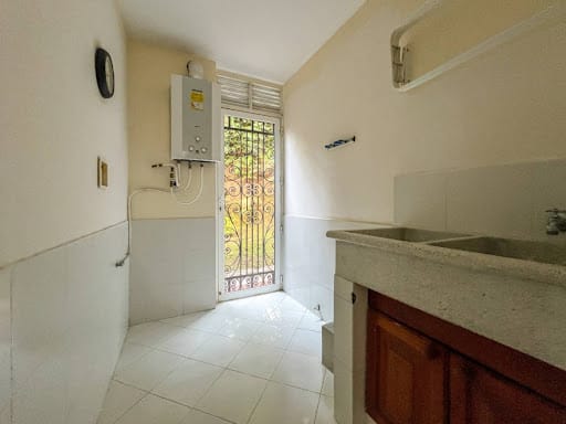 Casa en arriendo en El Poblado, Medellín · foto 18 de 24