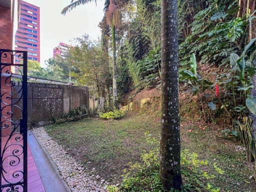 Casa en arriendo en El Poblado, Medellín · foto 20 de 24