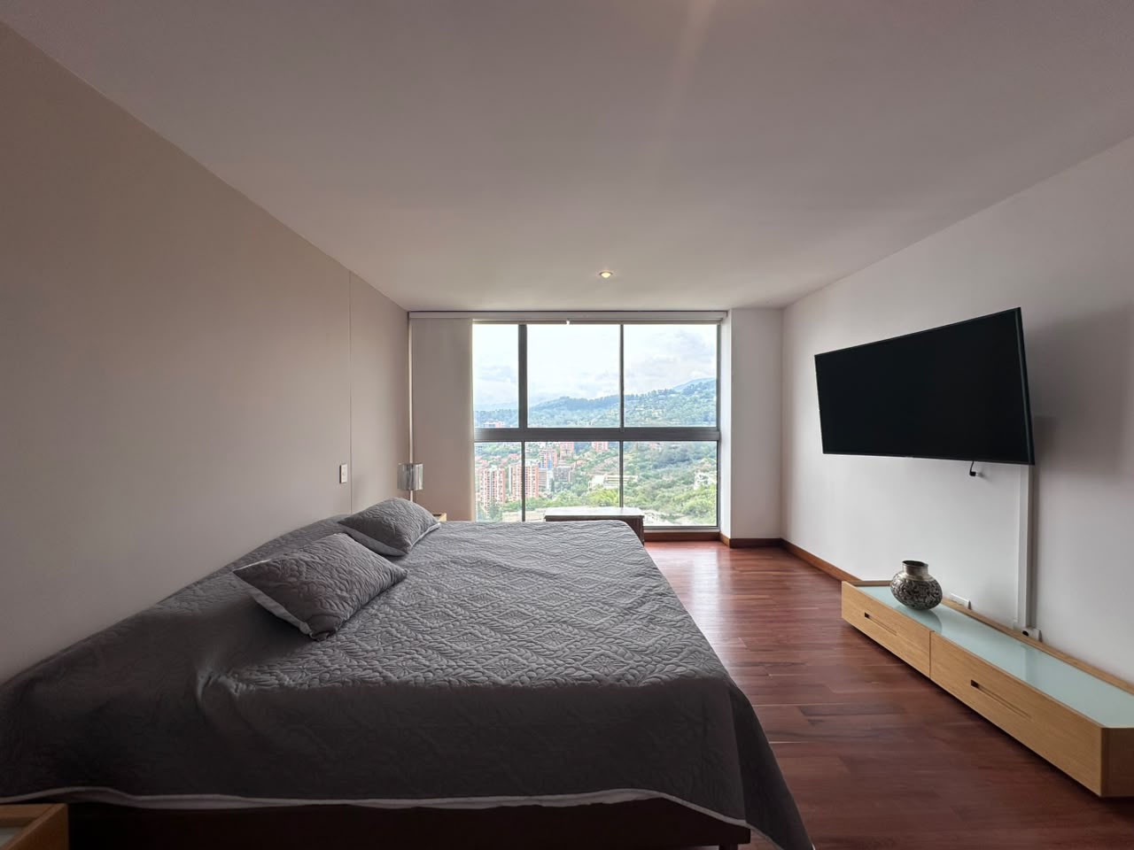 Apartamento en arriendo en El Poblado, Medellín · foto 8 de 19
