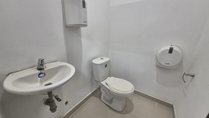 Oficina en arriendo en Ciudad Jardin, Cali, 127 m² · foto 7 de 13