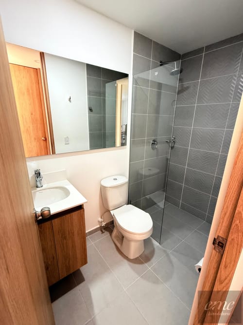 Apartamento de 3 alcobas en arriendo en Shellmar, Medellín, 70 m² · foto 4 de 9
