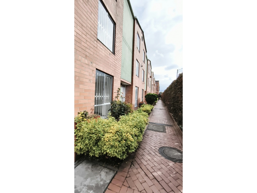 Casa en venta en Garces Navas, Bogotá · foto 2 de 22